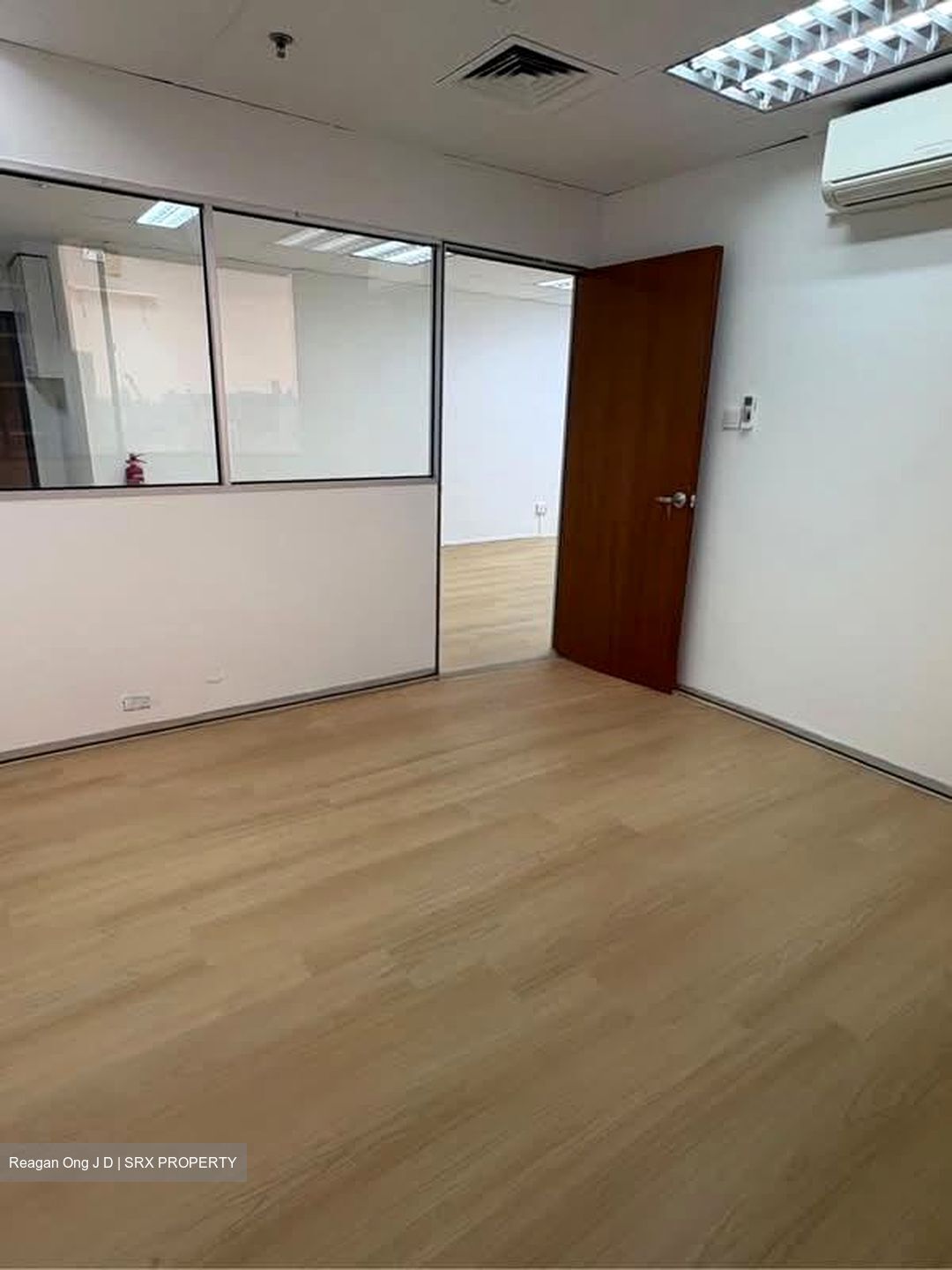 International Plaza (D2), Office #584860411